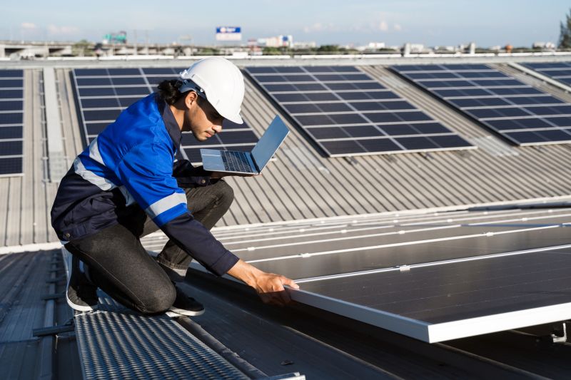 Best Time to Hire for Solar Services